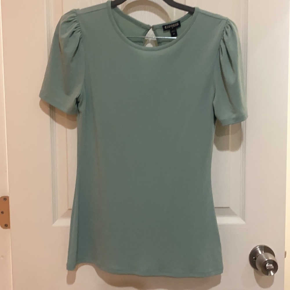 Express women’s mint green puff cap sleeve top